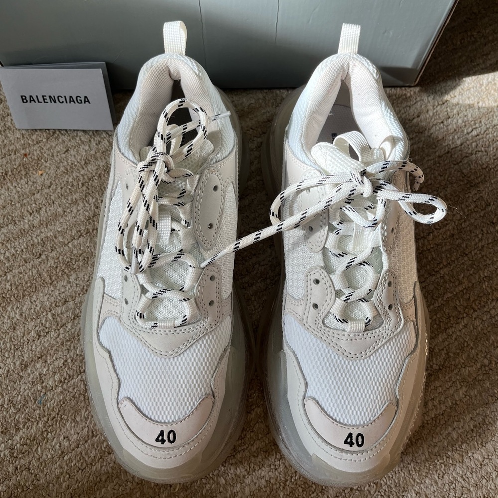 GENTLY USED Balenciaga Triple S size 40 (10) in color white